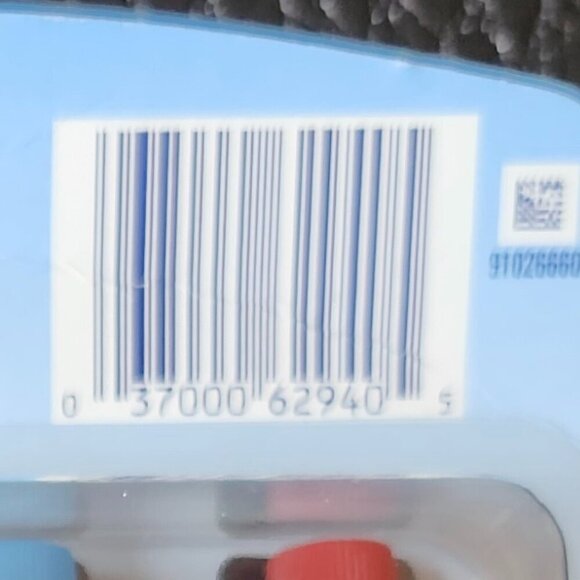 LIMITED EDITION febreze PLUG Fresh Twist Cranberry Scented Oil Refills BNIP - Picture 4 of 4